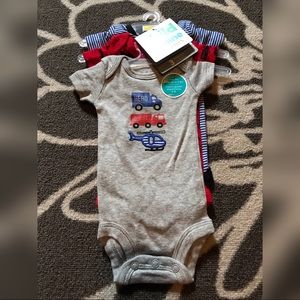 Carter’s Preemie bodysuit Set